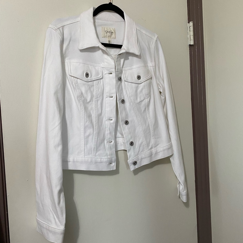 Jessica Simpson white jacket